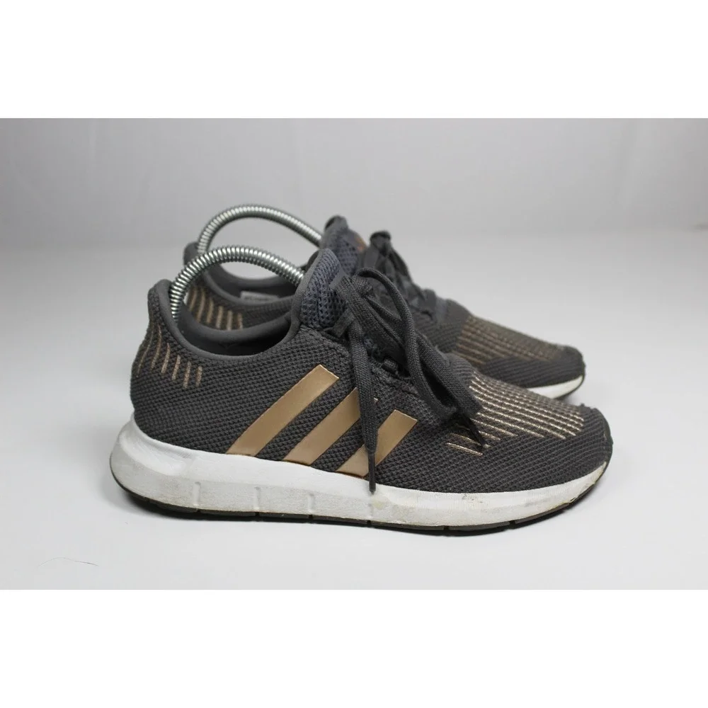 Adidas Swift Run J CQ2598 Boys 6 Running Shoes Gray Five/Copper Metallic Sneaker